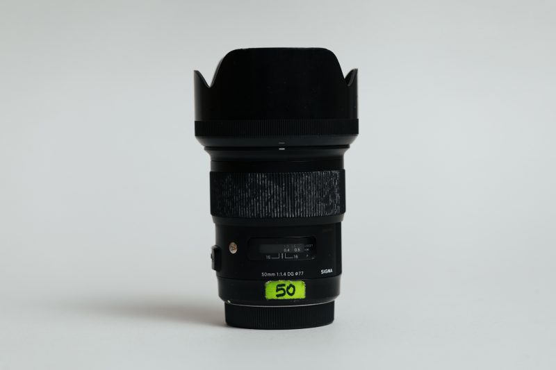 Sigma 50mm Art vor der Behandlung mit Armorall Tiefenpfleger Seidenmatt
